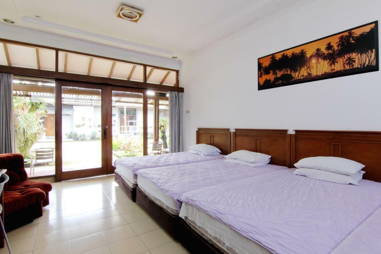 Villa Enggal Lembang Exterior photo