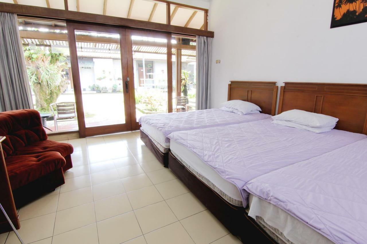 Villa Enggal Lembang Exterior photo