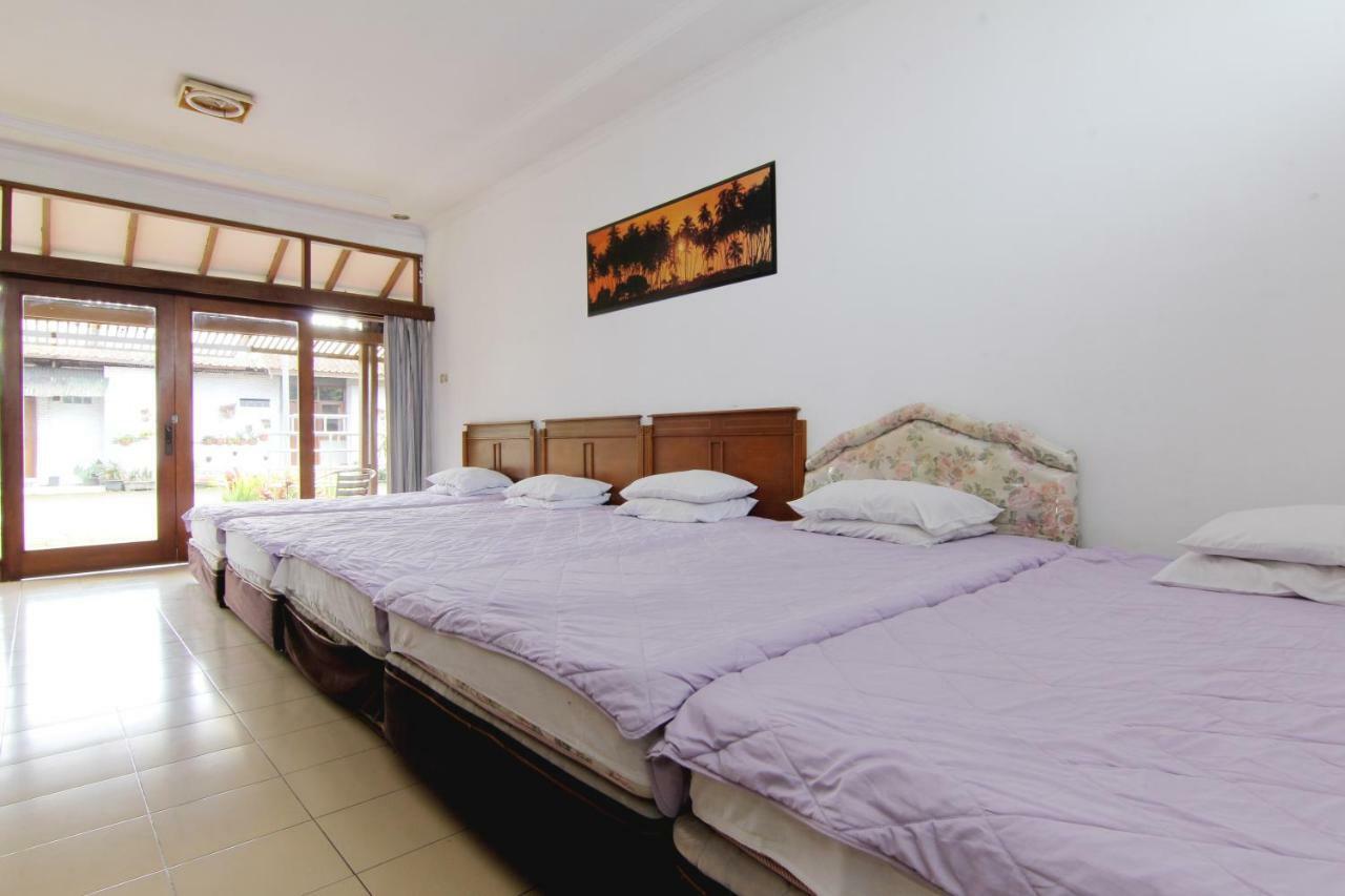 Villa Enggal Lembang Exterior photo